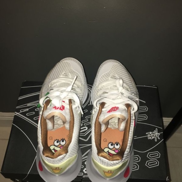 Kyrie 2 Sandy Cheeks size 10 - Picture 5 of 6